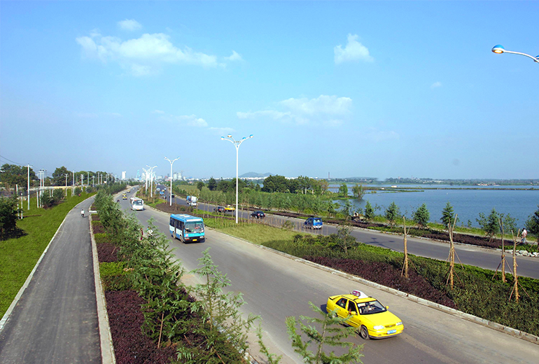 ������ʮ����·}